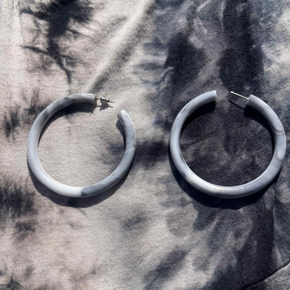 Olivia Rae Black and Gray Tie-Dye Dress (Med) W/ Matching Jewelry Set - Picture 4 of 8